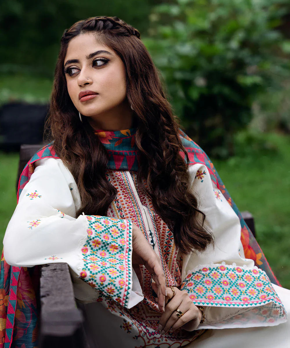 Sapphire - 3 PC Unstitched Khaddar Embroidered Shirt with Printed Dupatta and Trouser - RF1218