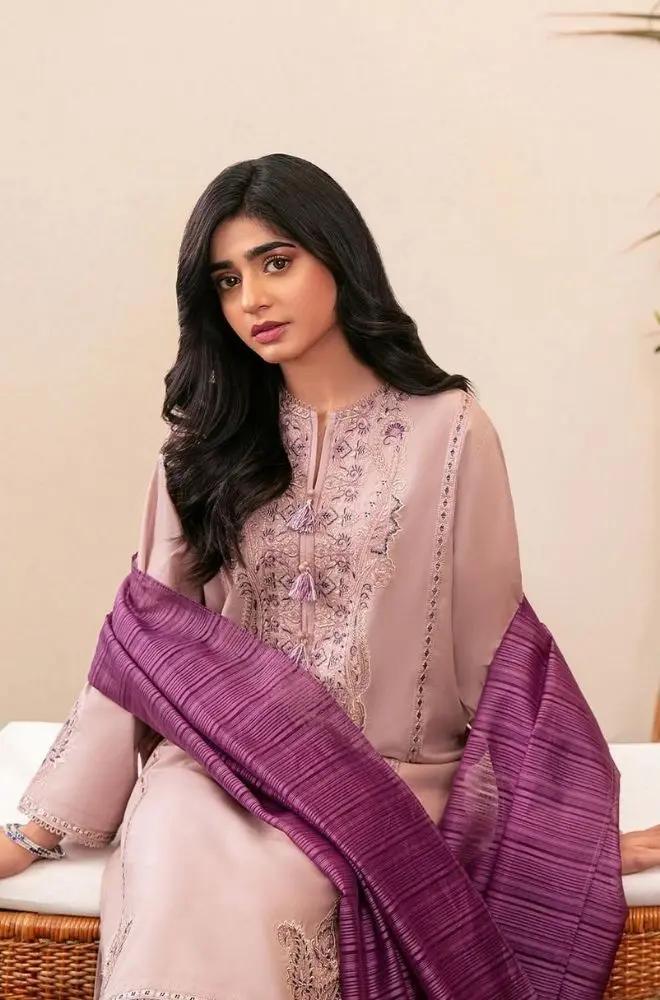 Asim Jofa - 3PC Lawn Embroidered Shirt with Printed Cotton Net Dupatta - RF1022 royalpret