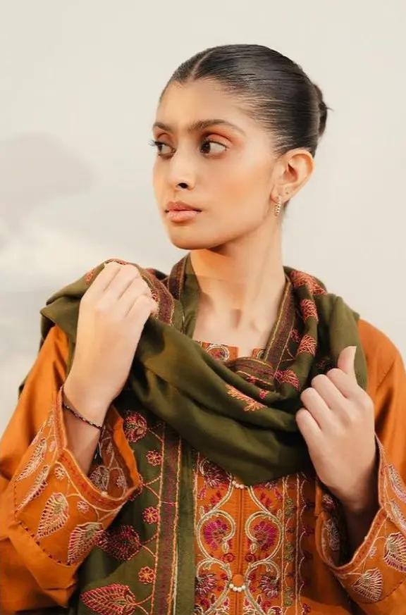 Selected Variant Image